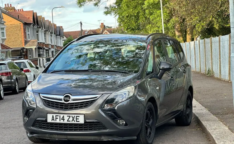2014_vauxhall_zafira-pic-7815355739615466526-1024x768